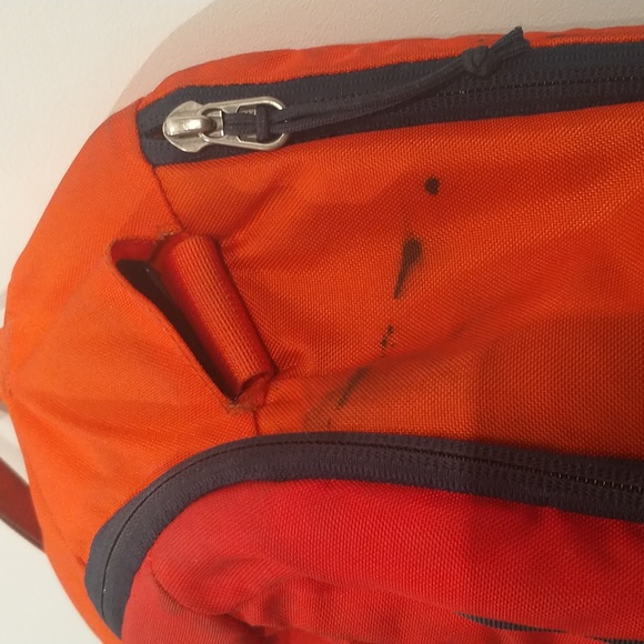 PATAGONIA Tres 25L Travel Backpack Red and Orange - Picture 4 of 5